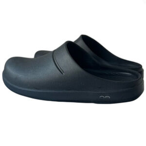 OOFOS Unisex OOcloog, Classic Black - Men’s Size 12, Women’s Size 14